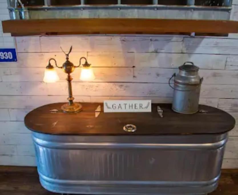 Hot Tub, Fire Ring And A Large Family Kitchen! Villa Navasota Luaran gambar